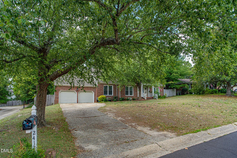 2412 Rolling Hill Rd, Fayetteville, NC 28304