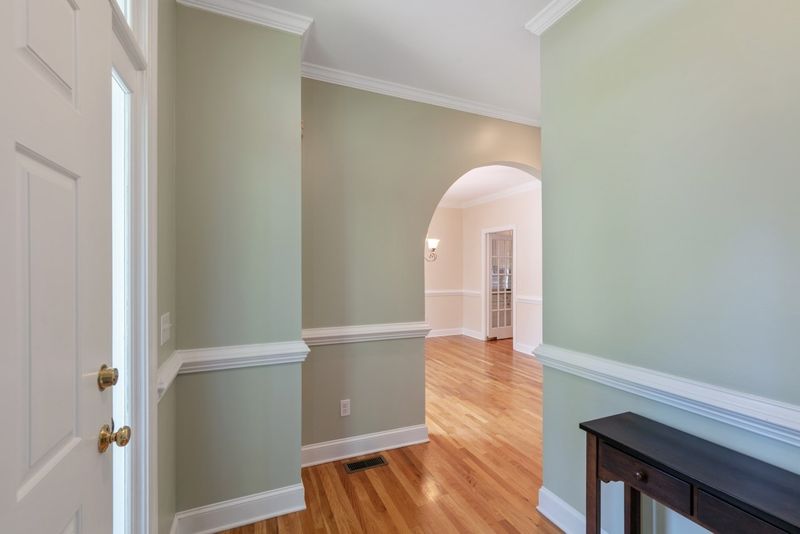 2412 Walden Creek Dr, Apex, NC 27523