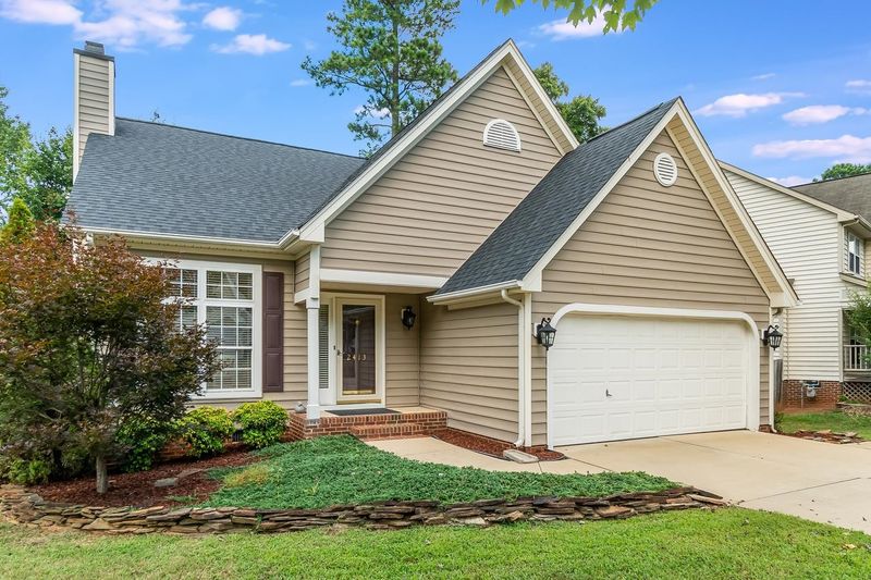 2413 Buckwater Ct, Raleigh, NC 27615