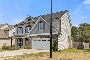 2413 Cattail Pond Dr, Zebulon, NC 27597