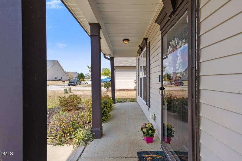 2413 Cattail Pond Dr, Zebulon, NC 27597