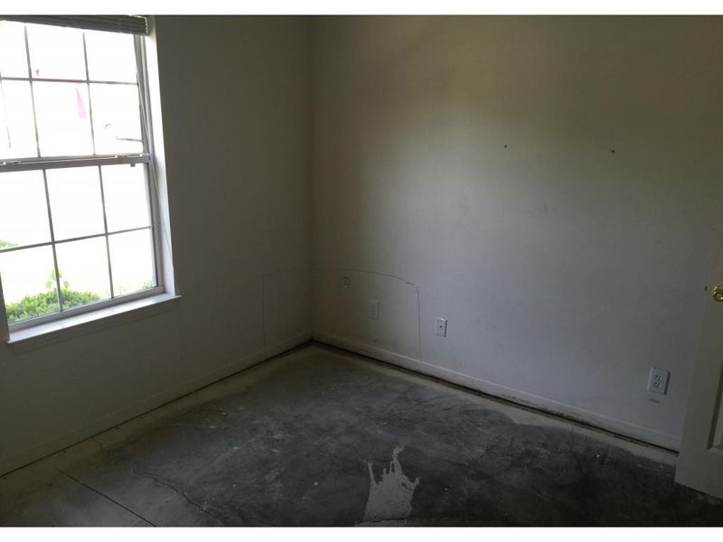 2413 Moran St, Burlington, NC 27215