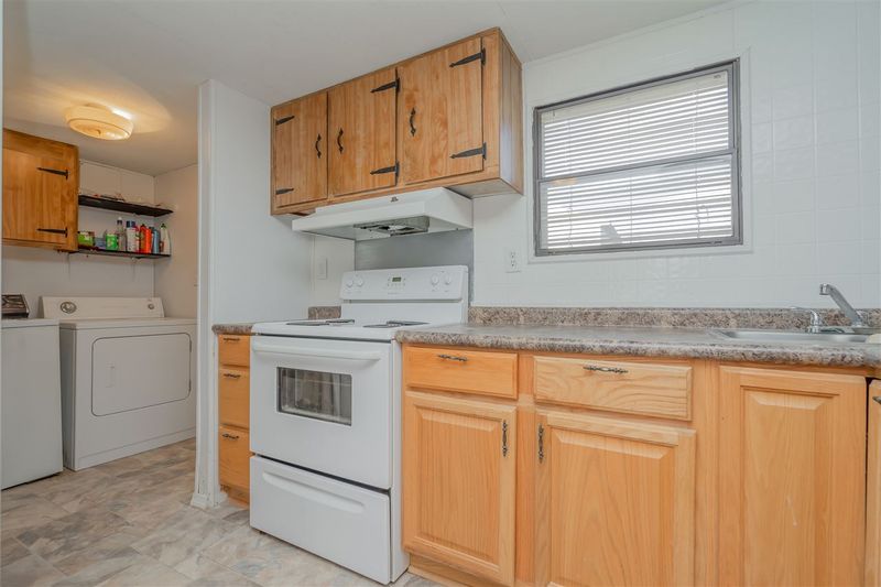 2413 Skyline Dr, Garner, NC 27529