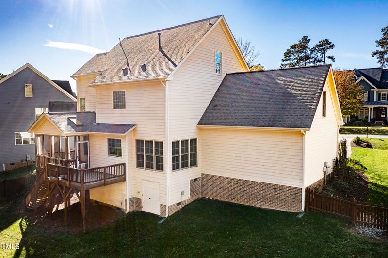 2413 Thurrock Dr, Apex, NC 27539