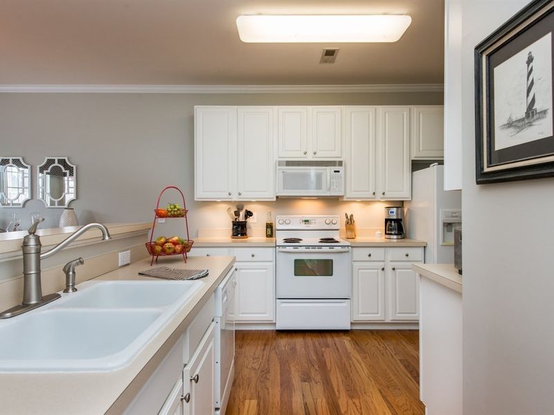 2413 Valley Haven Dr, Raleigh, NC 27603