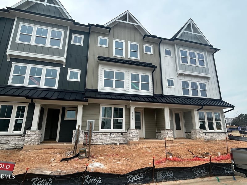 2415 Adrift Rd, Fuquay Varina, NC 27526