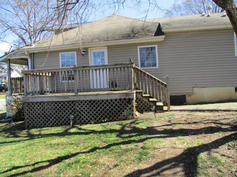 2415 Bedford Ave, Raleigh, NC 27607