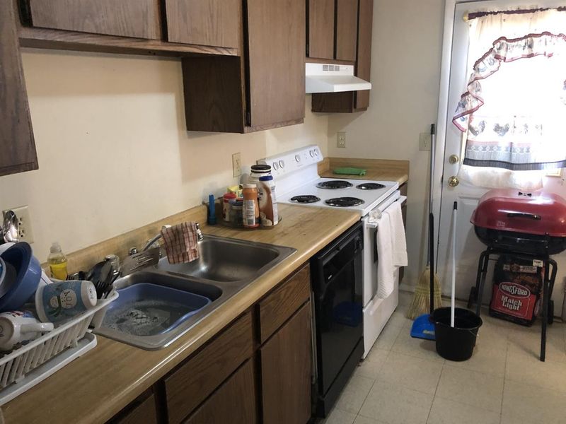 2415 Camellia Dr, Durham, NC 27705