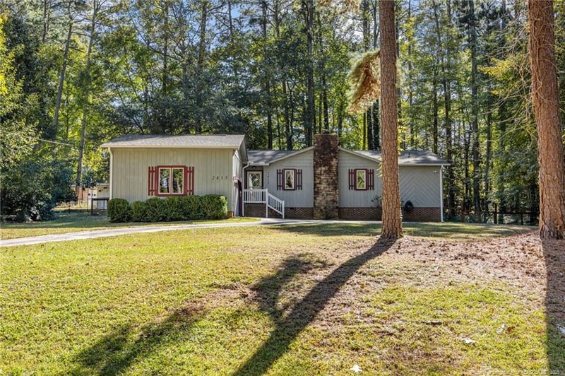 2415 Overbrook Ln, Sanford, NC 27330