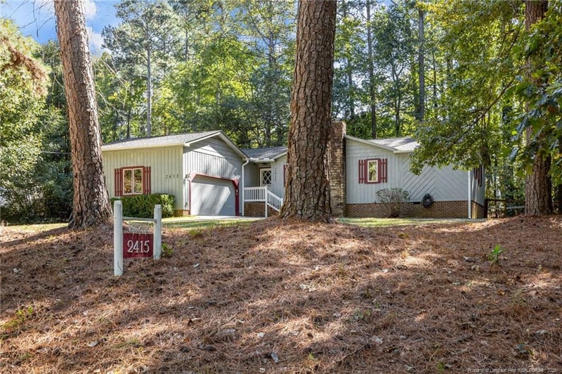 2415 Overbrook Ln, Sanford, NC 27330