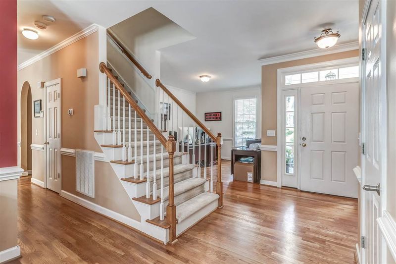 2416 Carruthers Ct, Raleigh, NC 27615