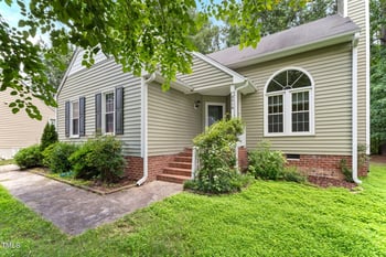 2416 Fields Of Broadlands Dr, Raleigh, NC 27604