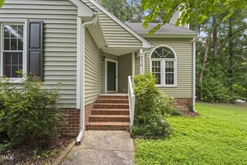 2416 Fields Of Broadlands Dr, Raleigh, NC 27604