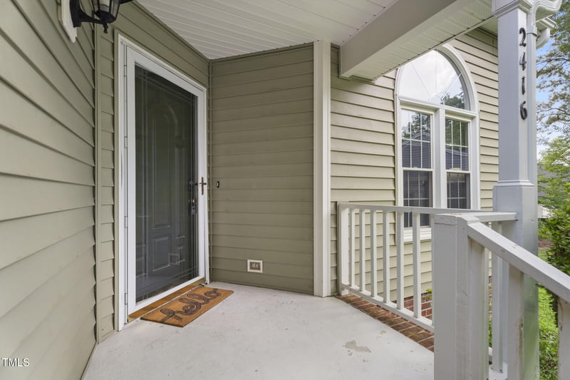 2416 Fields Of Broadlands Dr, Raleigh, NC 27604