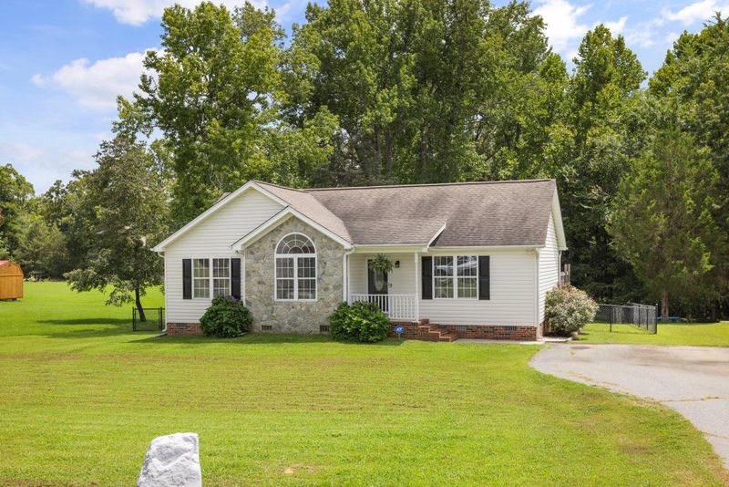 2417 Foxfire Ln, Burlington, NC 27217