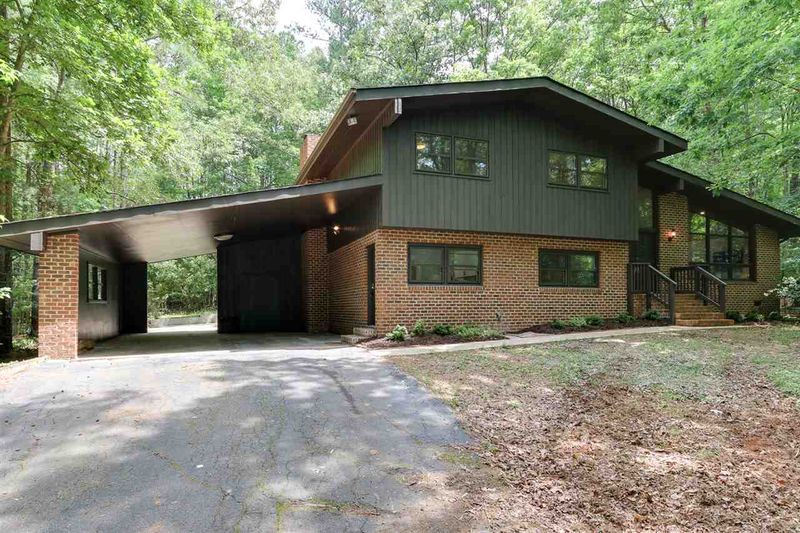 2417 Honeysuckle Rd, Chapel Hill, NC 27514