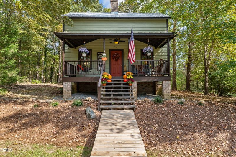 2419 Hodges Rd, Burlington, NC 27217