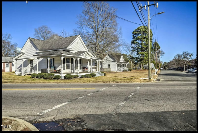 242 Academy St, Wendell, NC 27591