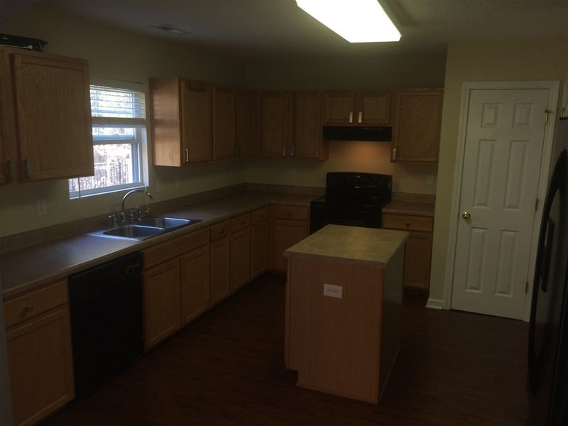 242 Brookhaven Dr, Clayton, NC 27527
