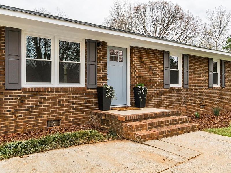 242 Curry St, Mebane, NC 27302