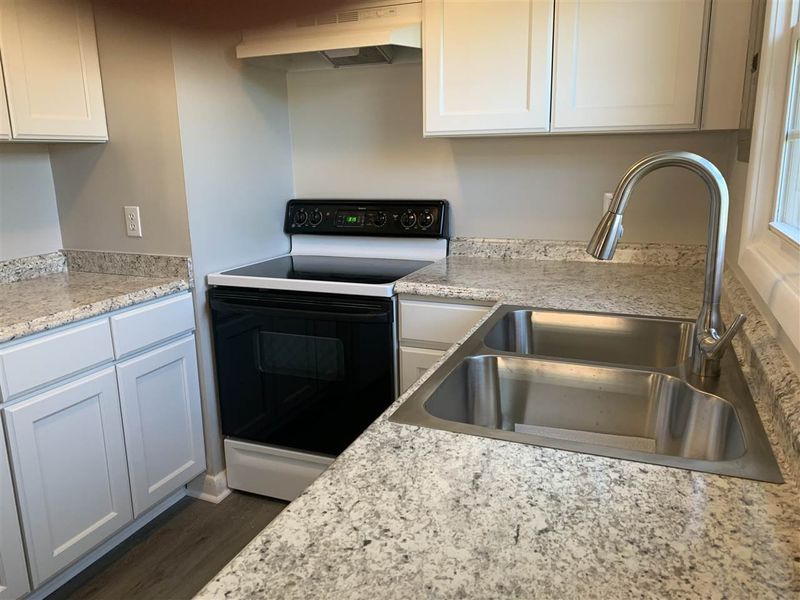 242 Hardee St, Clayton, NC 27520