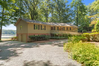 242 Lakeview Dr, Sanford, NC 27330