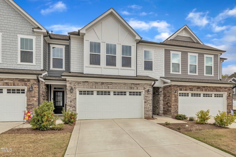 242 Luftee Ln, Holly Springs, NC 27540