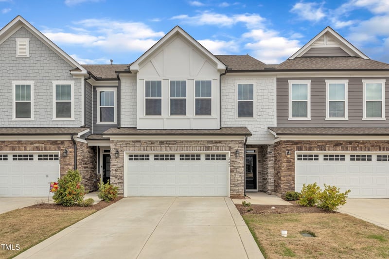 242 Luftee Ln, Holly Springs, NC 27540