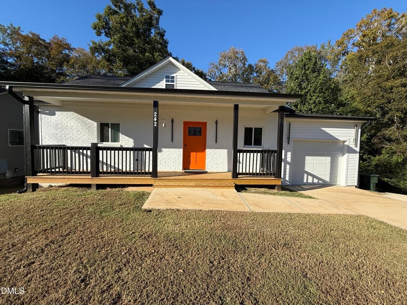 242 Oakdale Ave, Clayton, NC 27520