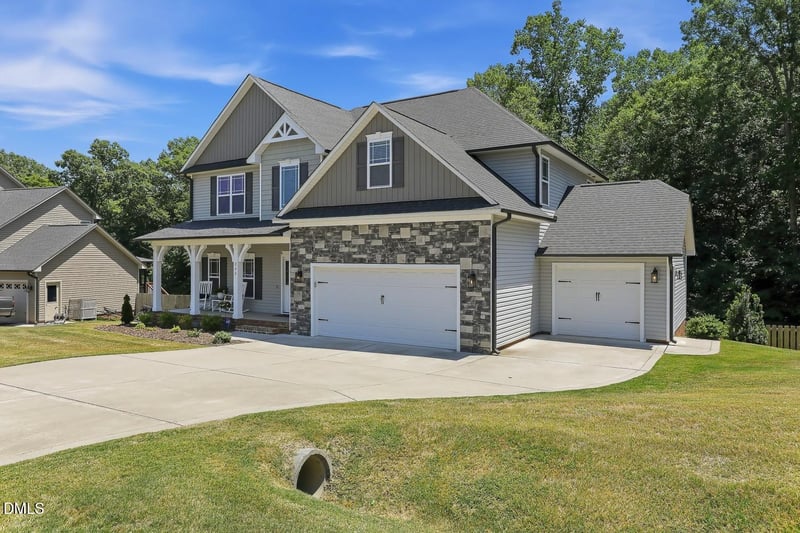 242 Summit Overlook Dr, Clayton, NC 27527