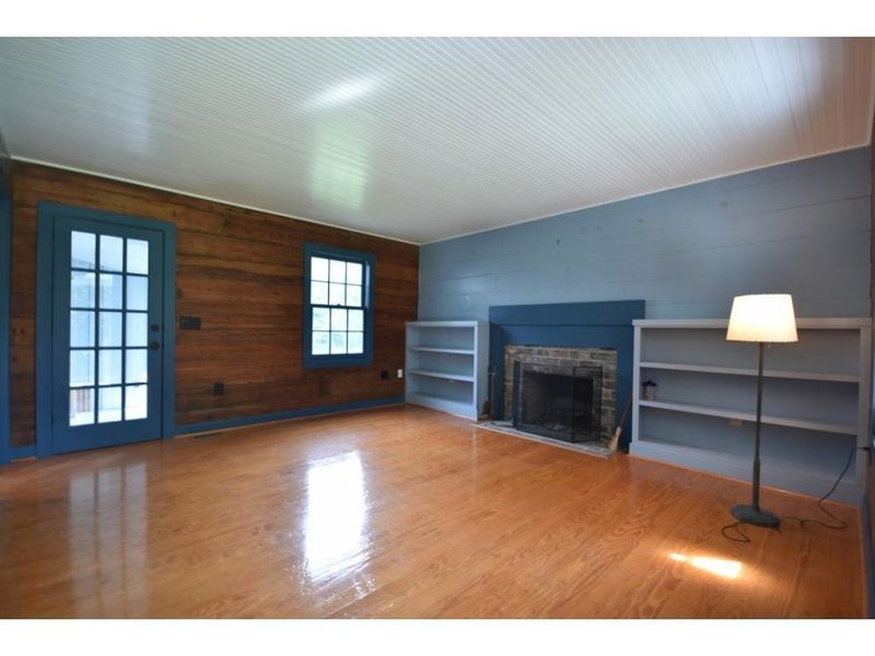 2420 Hodges Rd, Burlington, NC 27217
