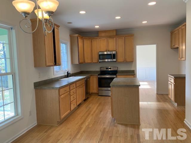 2421 Castleburg Dr, Apex, NC 27523