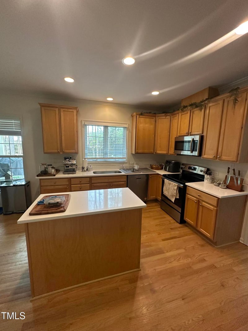 2421 Castleburg Dr, Apex, NC 27523