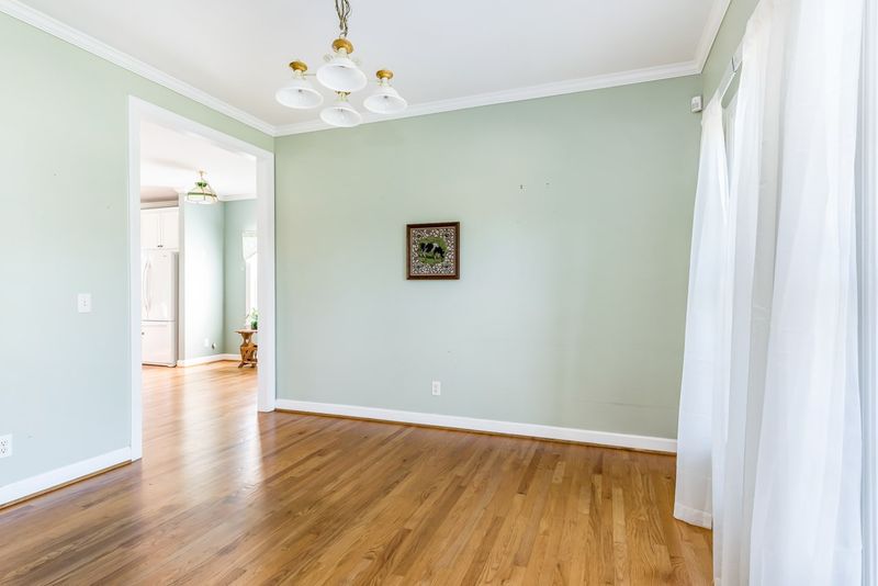 2421 Lullwater Dr, Raleigh, NC 27606