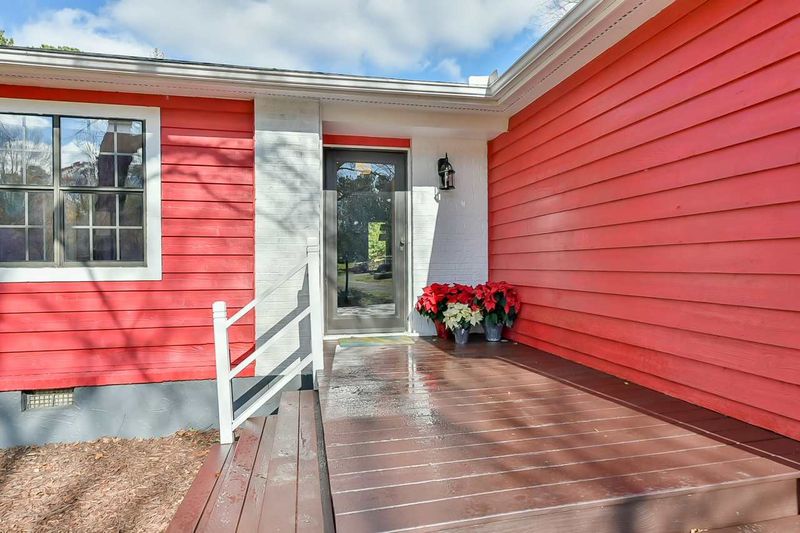 2421 Sunnyfield Ct, Hillsborough, NC 27278