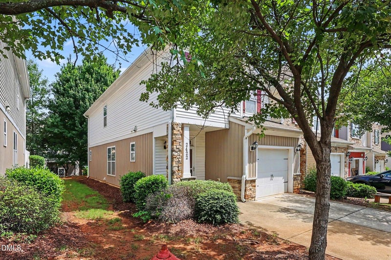2422 Memory Ridge Dr, Raleigh, NC 27606