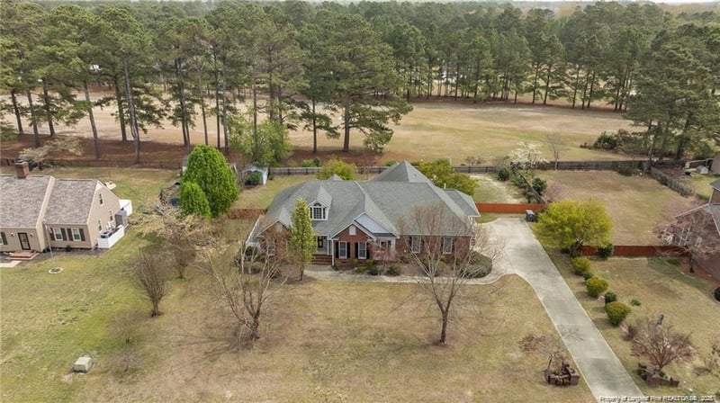 2423 Cypress Lakes Rd, Hope Mills, NC 28348