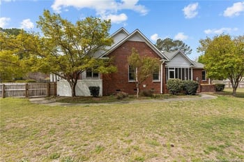 2423 Cypress Lakes Rd, Hope Mills, NC 28348