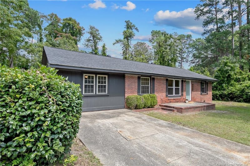 2423 George Owen Rd, Fayetteville, NC 28306