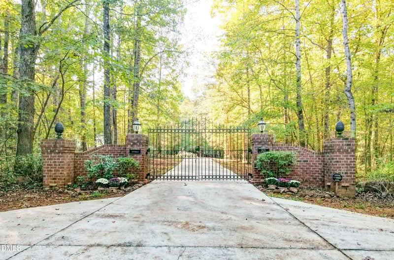 2423 Old Oxford Rd, Durham, NC 27704