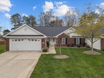 2424 Cambridge Rd, Burlington, NC 27215