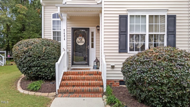 2424 Deermist Way, Fuquay Varina, NC 27526