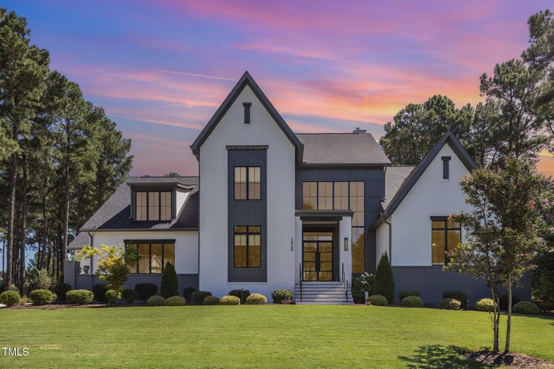 2424 Heartley Dr, Raleigh, NC 27614