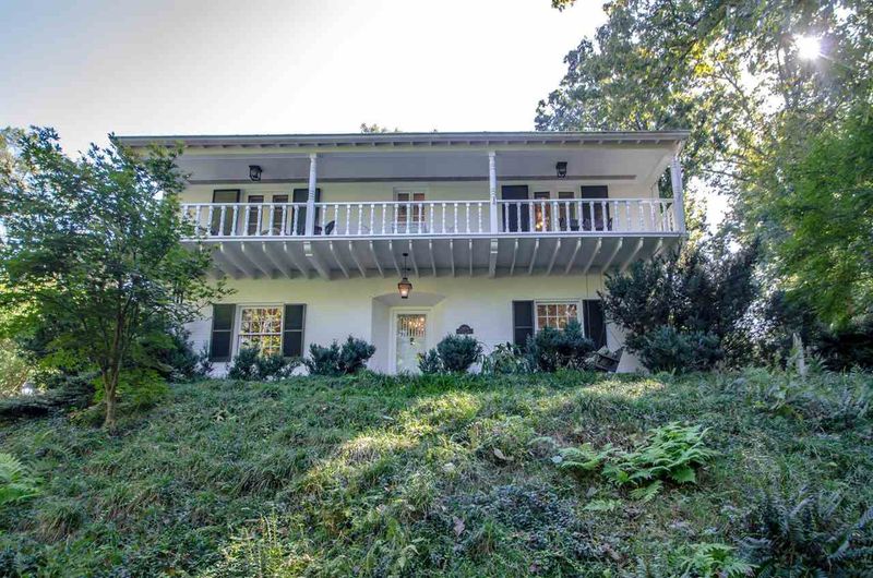 2424 E Lake Dr, Raleigh, NC 27609