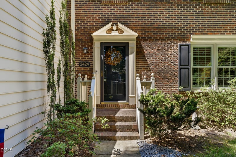 2424 Mapleton Ln, Raleigh, NC 27613