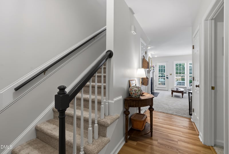 2424 Mapleton Ln, Raleigh, NC 27613