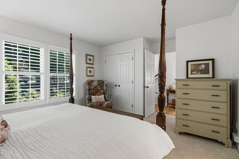 2424 Mapleton Ln, Raleigh, NC 27613