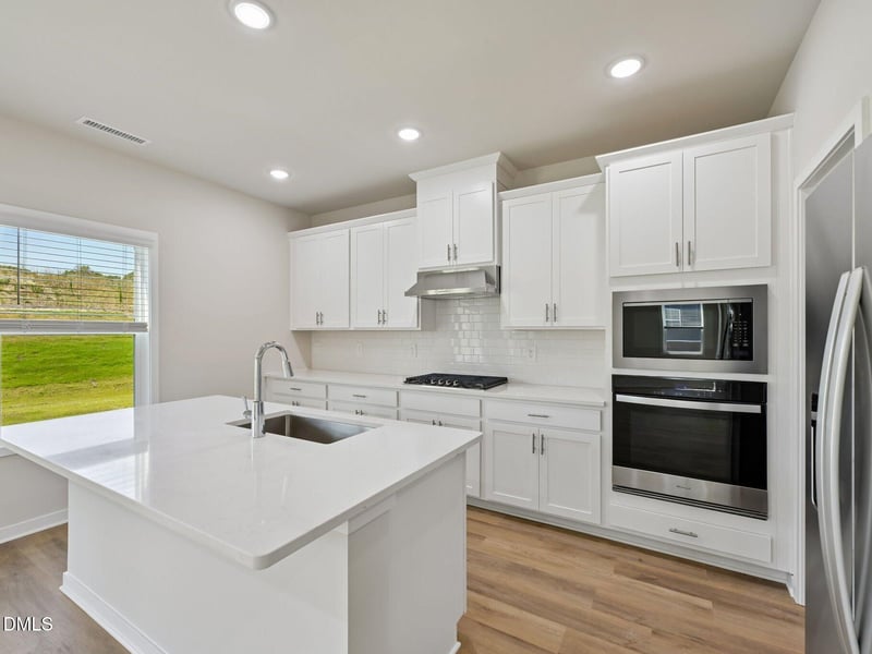 2424 Rosewood Bluff Dr, Zebulon, NC 27597