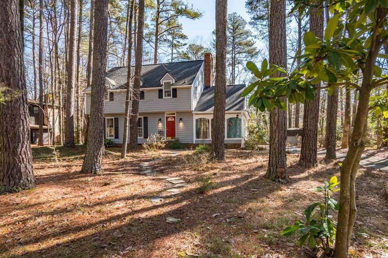 2424 Sedgefield Dr, Chapel Hill, NC 27514