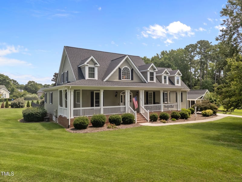 2424 Village Of Wakefield Dr, Zebulon, NC 27597